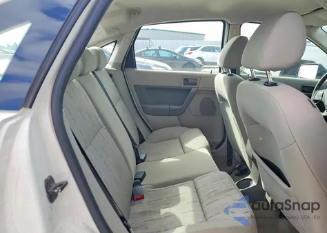 2010 Ford Focus Se z USA, uszkodzony, nr VIN 1FAHP3FN7AW135936